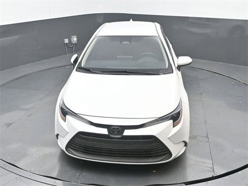 Used 2025 Toyota Corolla LE image 14