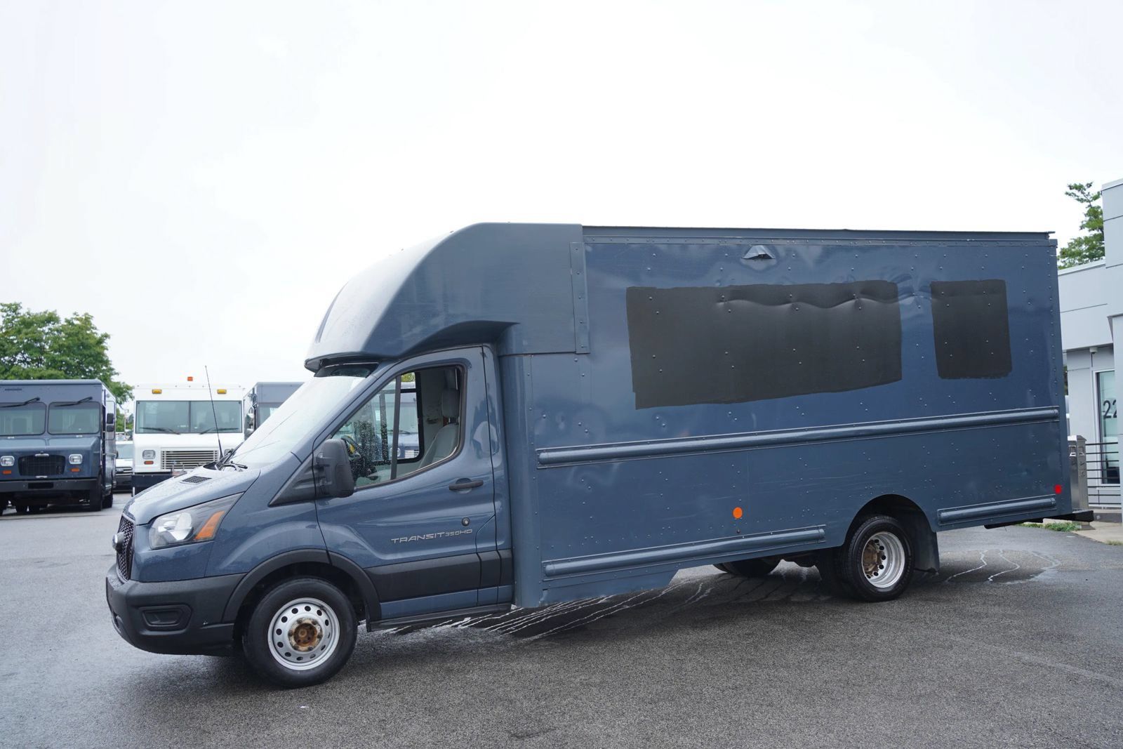 Used 2021 Ford Transit 350 DRW RWD image 7
