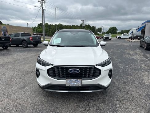 Used 2024 Ford Escape Platinum w/ Premium Technology Package AWD/4WD image 8