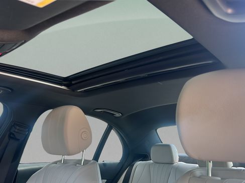 Used 2018 Mercedes-Benz E 300 image 26