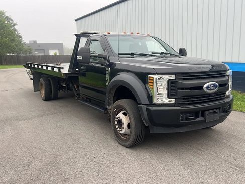 Used 2019 Ford F550 2WD Regular Cab Super Duty w/ Power Equipment Group image 3