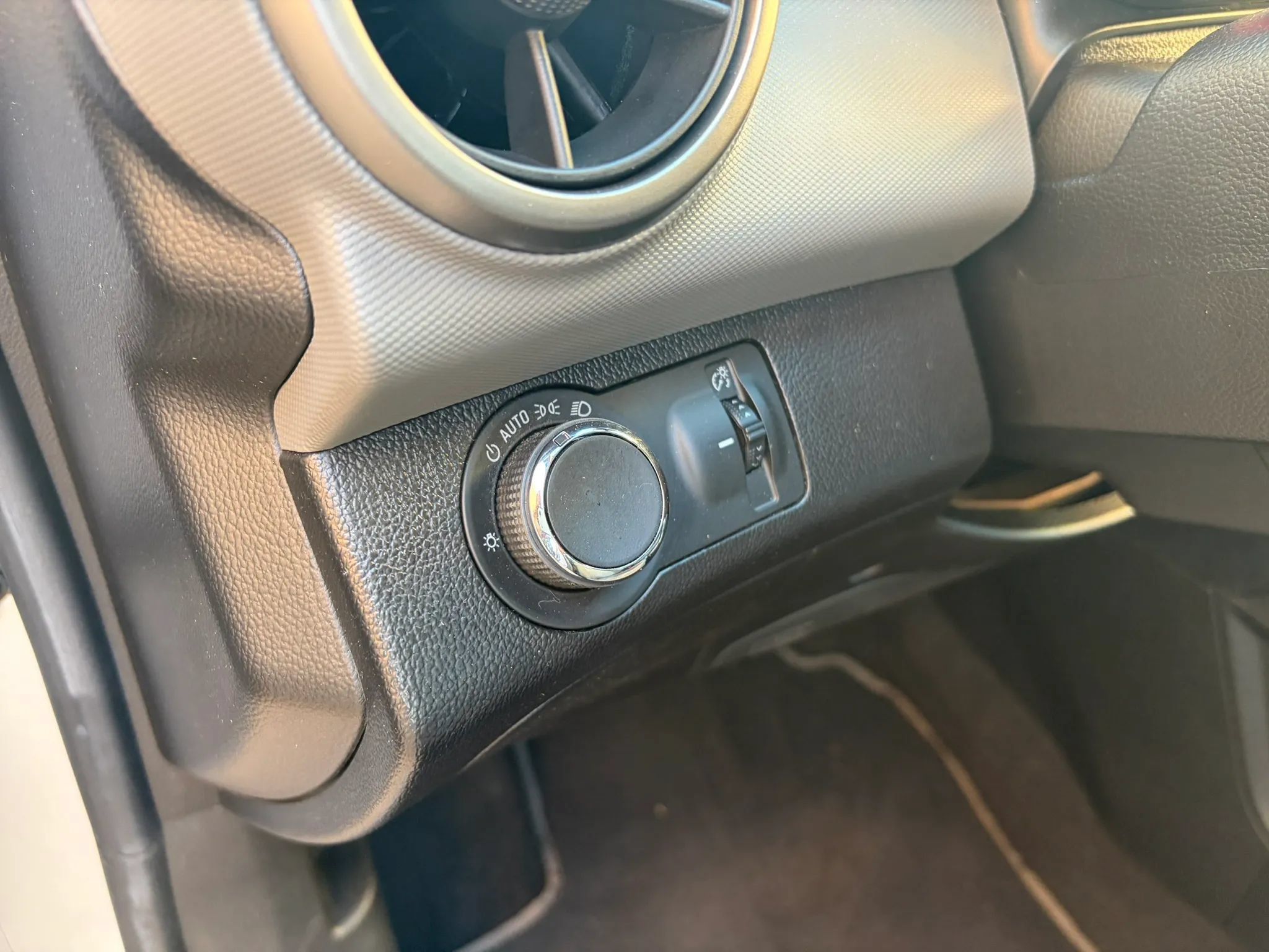 Used 2016 Chevrolet Sonic LS FWD image 11