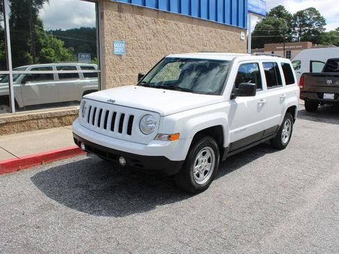 Used 2016 Jeep Patriot Sport w/ Power Value Group AWD/4WD image 3