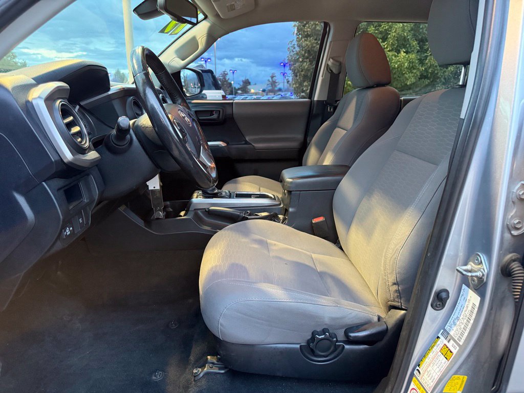Used 2019 Toyota Tacoma SR5 AWD/4WD image 13