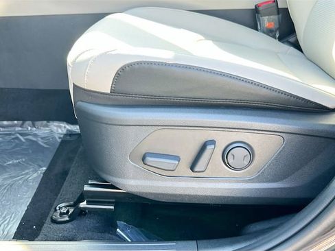 New 2026 Kia Sportage EX image 18