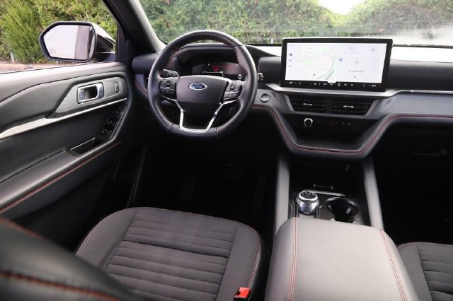 Certified 2025 Ford Explorer ST-Line w/ ST-Line Street Pack AWD/4WD image 24