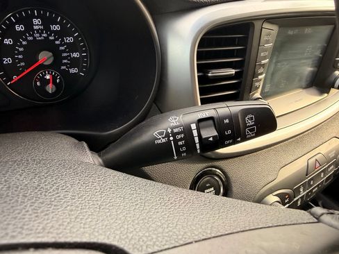 Used 2017 Kia Sorento FWD w/ LX Convenience Package image 17