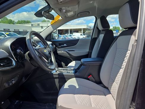 Used 2020 Chevrolet Equinox LS w/ LPO, Cargo Package FWD image 17