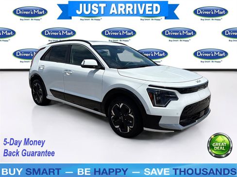 Used 2023 Kia Niro Wave FWD image 1