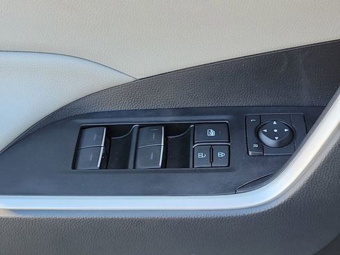 Used 2023 Toyota RAV4 XLE image 30