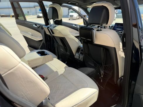 Used 2017 Mercedes-Benz GLS 550 4MATIC image 26
