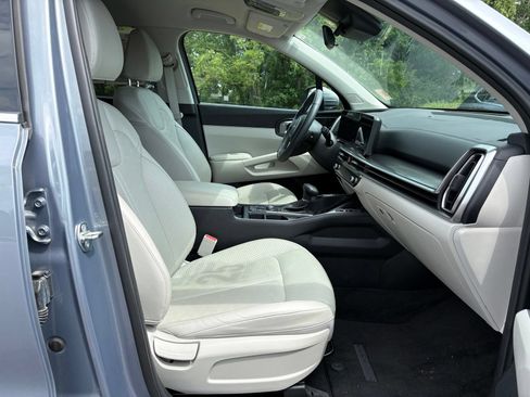 Used 2025 Kia Sorento S FWD image 27