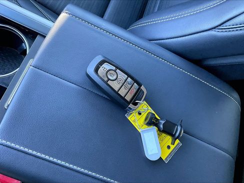 Used 2024 Lincoln Nautilus Reserve w/ Equipment Group 202A image 35