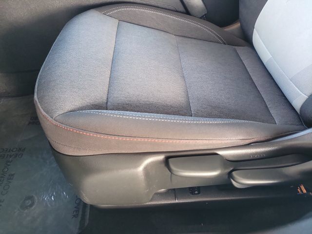 Used 2024 Chevrolet Trax RS FWD image 21