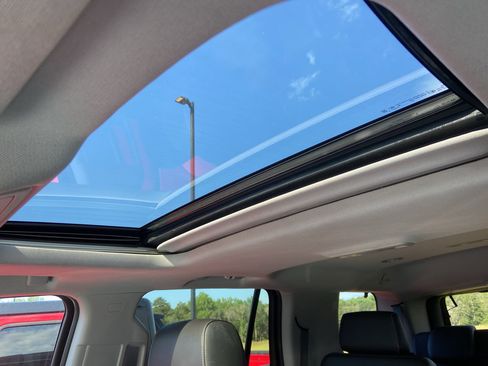 Used 2020 GMC Yukon SLT image 29