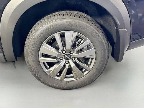 New 2025 Nissan Pathfinder SV w/ Black Appearance Package image 31