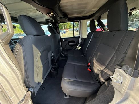 Used 2020 Jeep Wrangler Unlimited Sport S AWD/4WD image 24