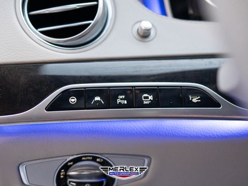 Used 2015 Mercedes-Benz S 550 Sedan w/ Sport Package w/ Sport Package image 40