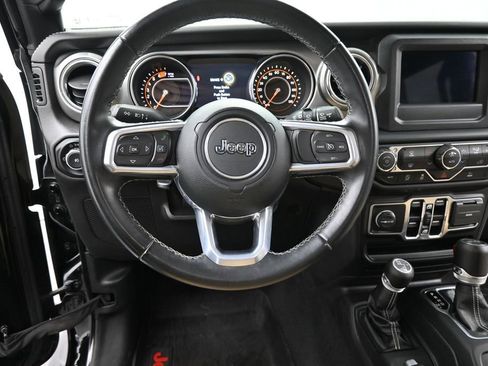 Used 2021 Jeep Wrangler Unlimited Sahara AWD/4WD image 12