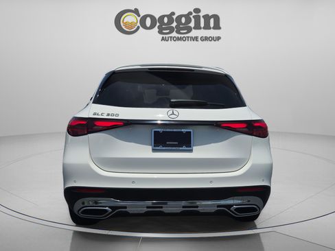 Used 2025 Mercedes-Benz GLC 300 image 4