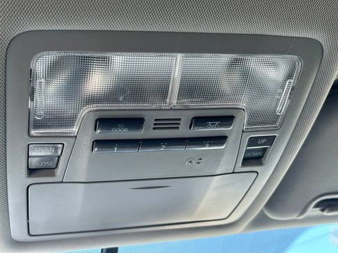 Used 2016 Toyota Highlander Limited FWD image 22