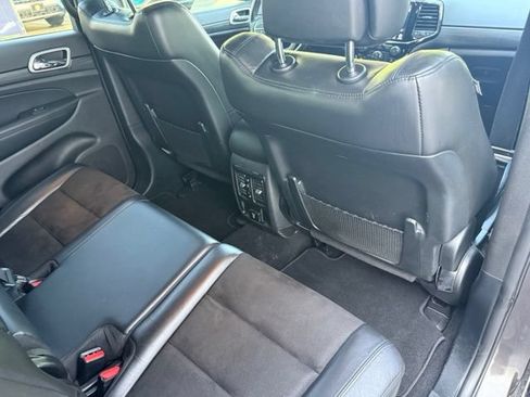 Used 2020 Jeep Grand Cherokee Altitude AWD/4WD image 27