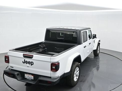 Used 2023 Jeep Gladiator Sport image 59