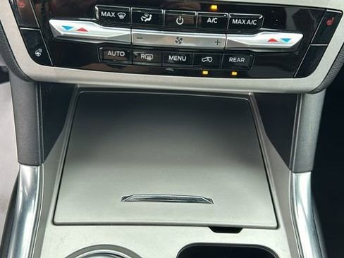 Certified 2022 Ford Explorer XLT w/ Equipment Group 202A image 24