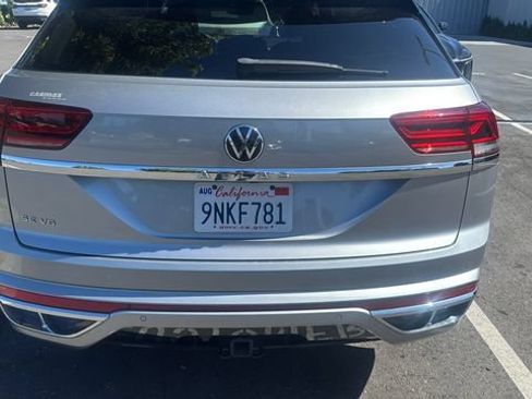 Used 2020 Volkswagen Atlas Cross Sport SE w/ Panoramic Sunroof Package FWD image 3
