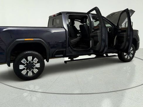Used 2024 GMC Sierra 3500 Denali w/ Denali Reserve Package AWD/4WD image 13