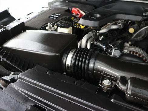 Used 2019 Jeep Wrangler Unlimited Sahara AWD/4WD image 16