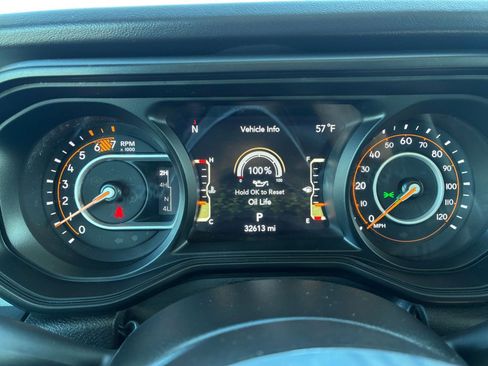 Used 2025 Jeep Wrangler Sahara AWD/4WD image 40