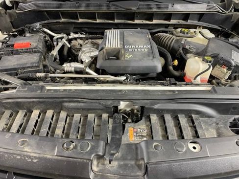 Used 2020 Chevrolet Silverado 1500 RST AWD/4WD image 18