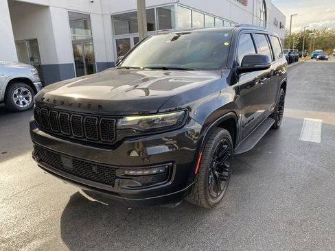 Used 2023 Jeep Wagoneer Series II image 4