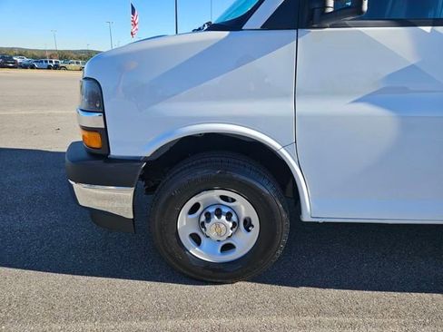 New 2025 Chevrolet Express 3500 Work Van w/ Power Convenience Package image 27