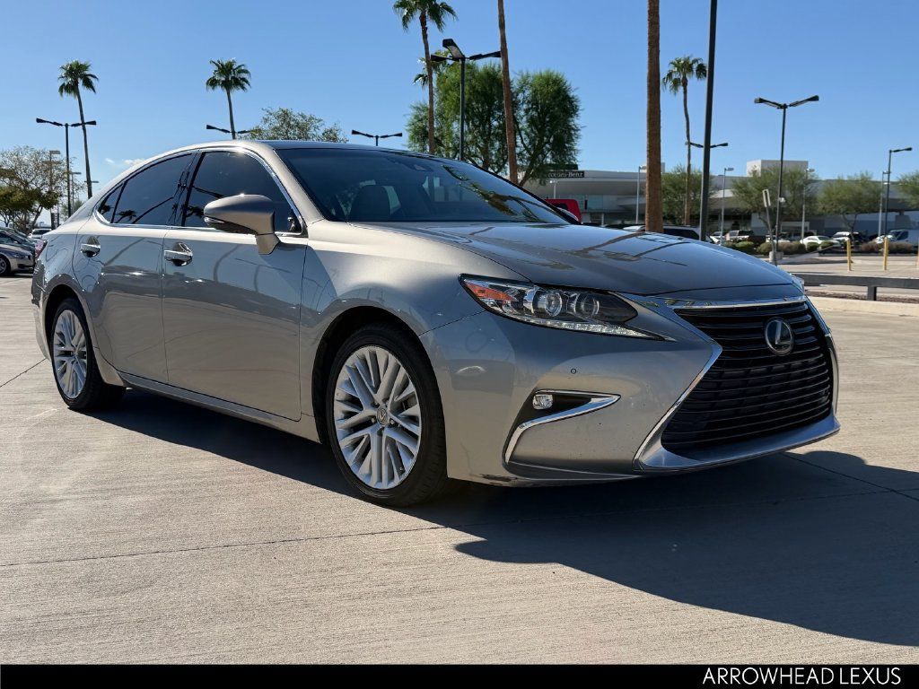 Used 2017 Lexus ES 350 w/ Ultra Luxury Package FWD image 8