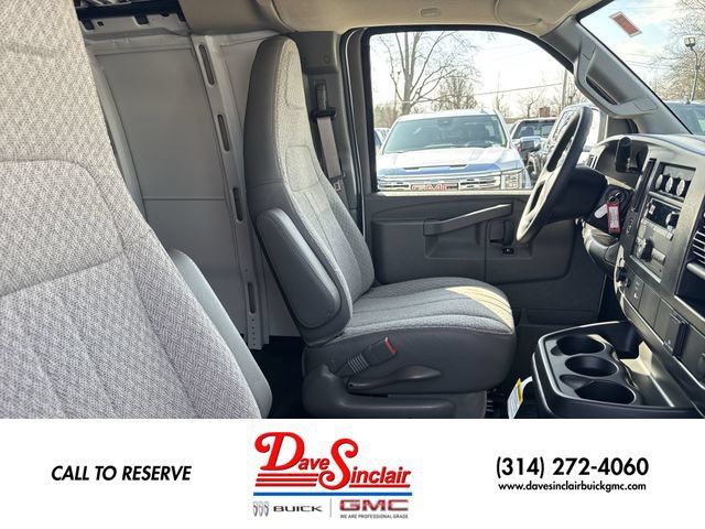 New 2026 GMC Savana 2500 RWD image 20