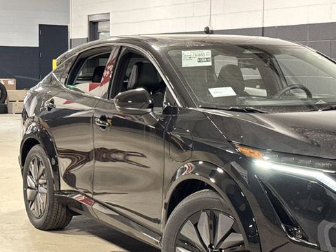 New 2025 Nissan Ariya AWD image 4