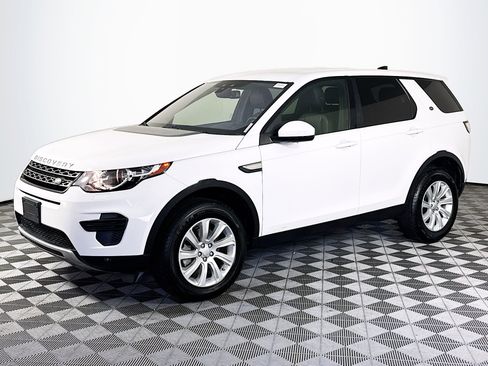 Used 2019 Land Rover Discovery Sport SE AWD/4WD image 4