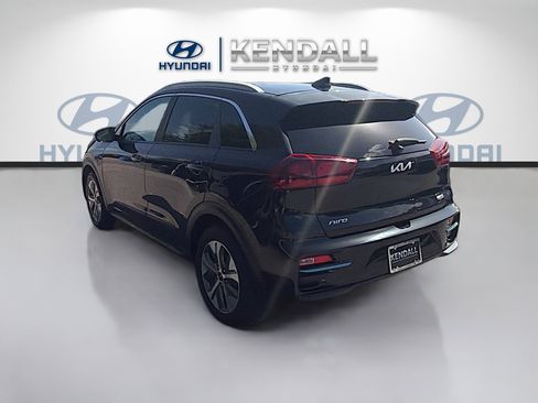 Used 2022 Kia Niro EX FWD image 4