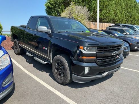 Used 2017 Chevrolet Silverado 1500 LT w/ Midnight Edition AWD/4WD image 1