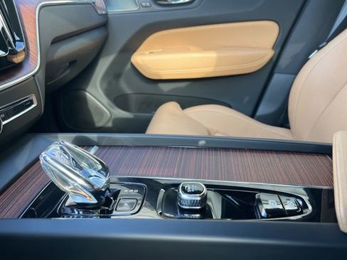 Certified 2023 Volvo XC60 B5 Ultimate w/ Climate Package image 37