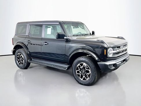 New 2026 Ford Bronco Outer Banks AWD/4WD image 1