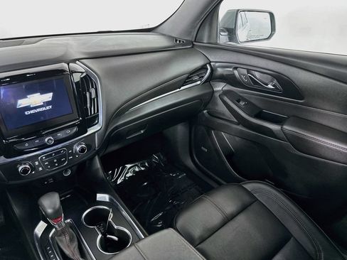 Used 2023 Chevrolet Traverse RS FWD image 31