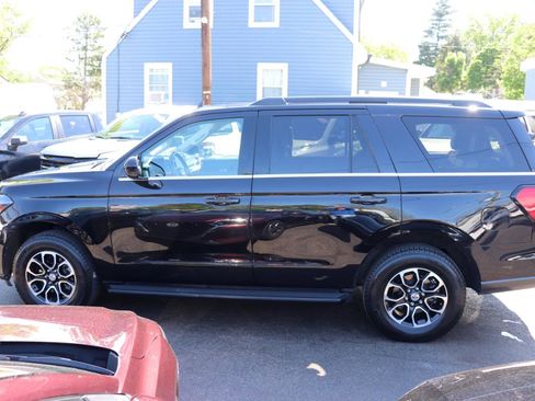 Used 2024 Ford Expedition XLT AWD/4WD image 2