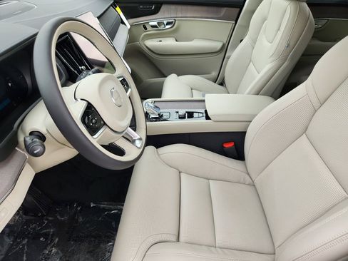 New 2026 Volvo XC90 T8 Ultra w/ Protection Package Premier image 3