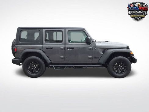 Used 2021 Jeep Wrangler Unlimited Sport AWD/4WD image 6