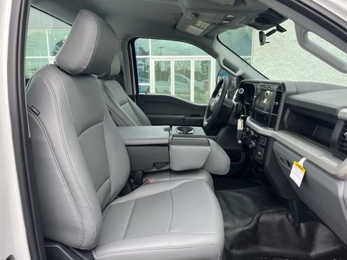 New 2026 Ford F250 XL w/ F-250 >10K GVWR Package RWD image 5