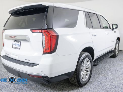 Used 2023 GMC Yukon SLT AWD/4WD image 7