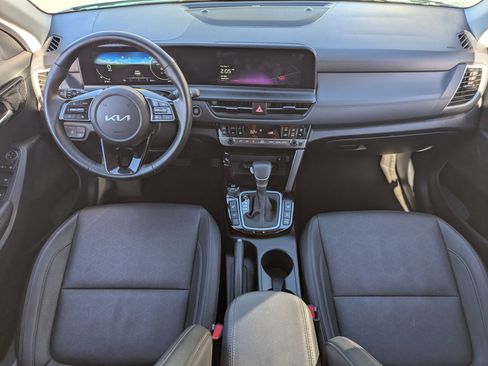 Used 2025 Kia Seltos EX w/ EX Sunroof Package image 12